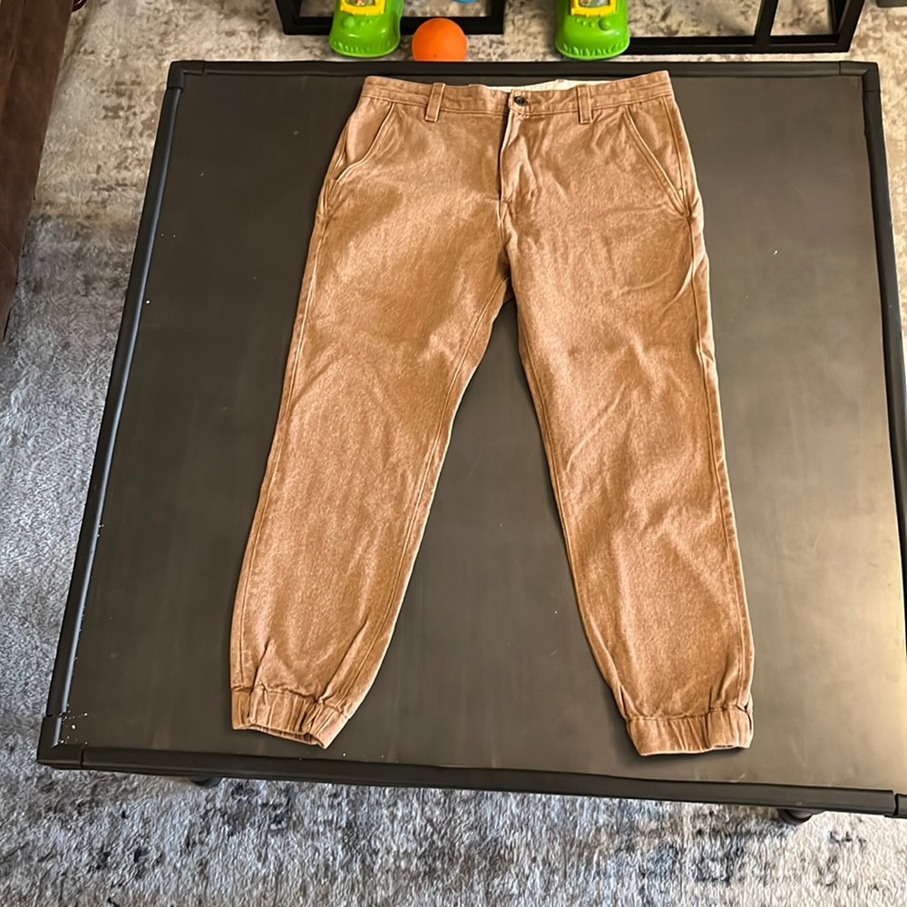 Levi’s joggers!!!